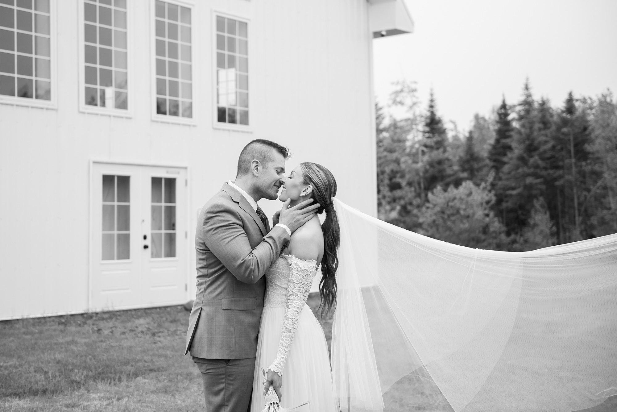 Wedding Photography by Jenn Peake of Tailgate Photography