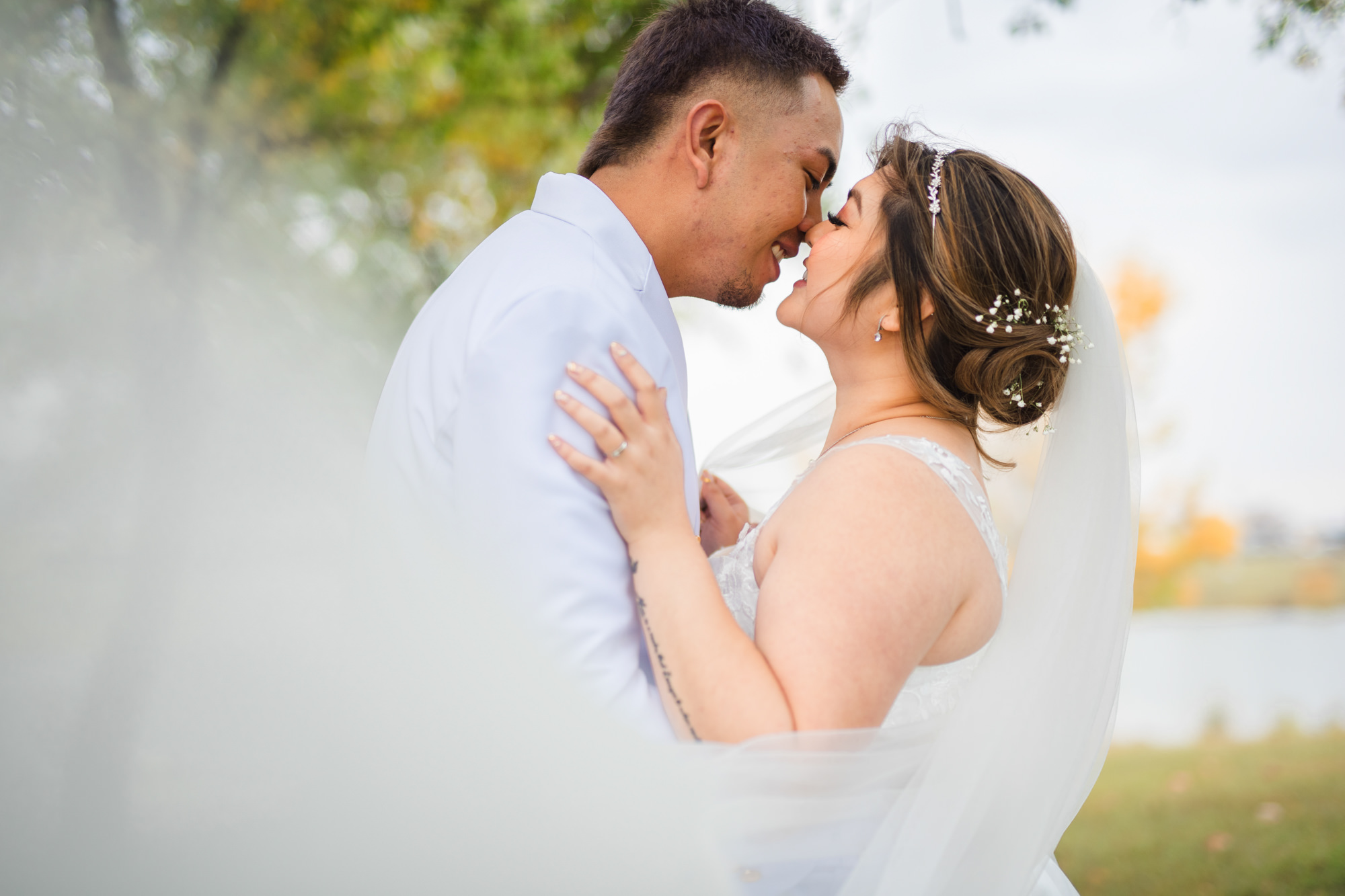 Wedding couple by Mandi Rae Photography