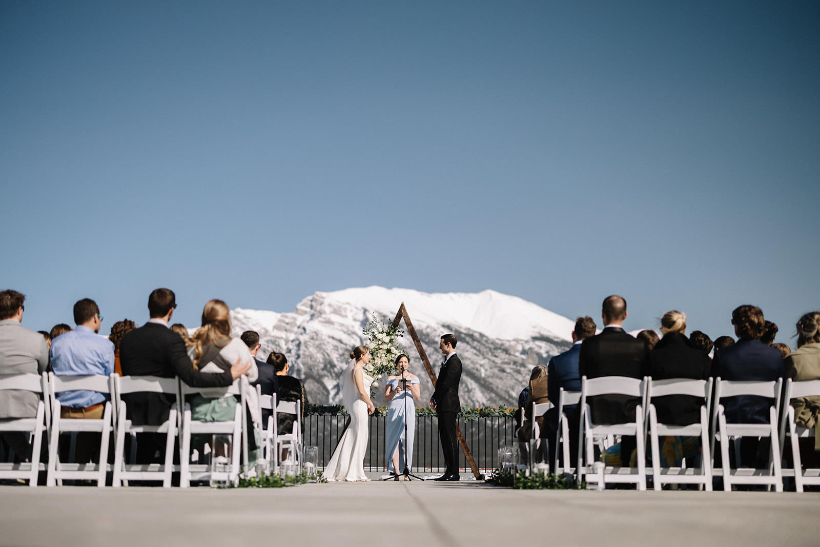 Featured Wedding: Jacqueline & Chris’s Bold Spring Celebration at The Lake House in Calgary