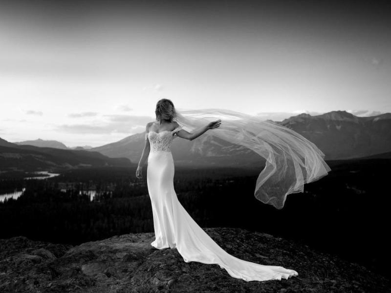 Award winning bride photo by Carey Nash