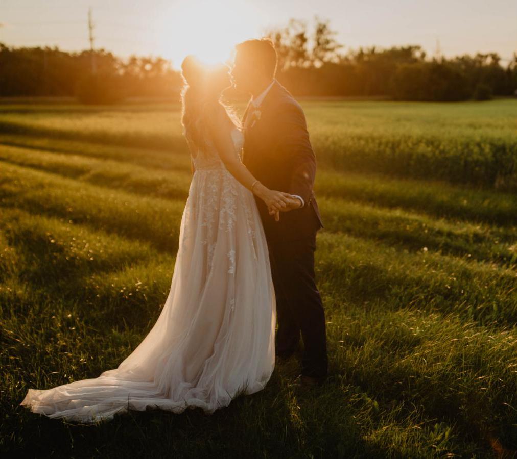 Winnipeg Wedding Photographers Marissa Naylor