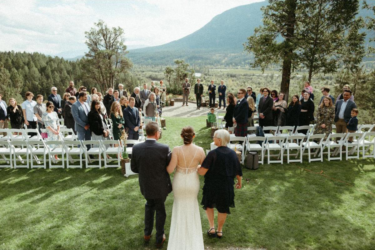 Golden BC Wedding Photographer Jena LaRoy