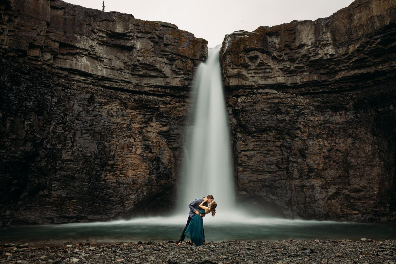 Calgary Wedding Photographer Ashley Daphne