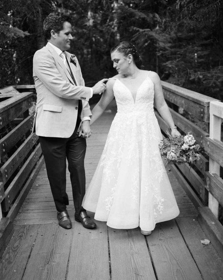 Kelowna Wedding Photographer Bobbi Barbarich