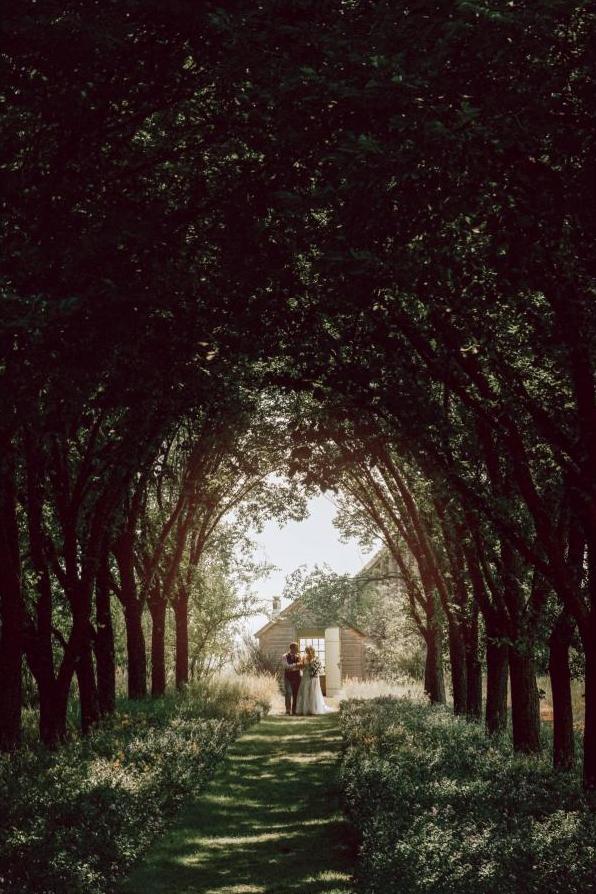 Calgary Wedding Photographer Ray Photography and Design