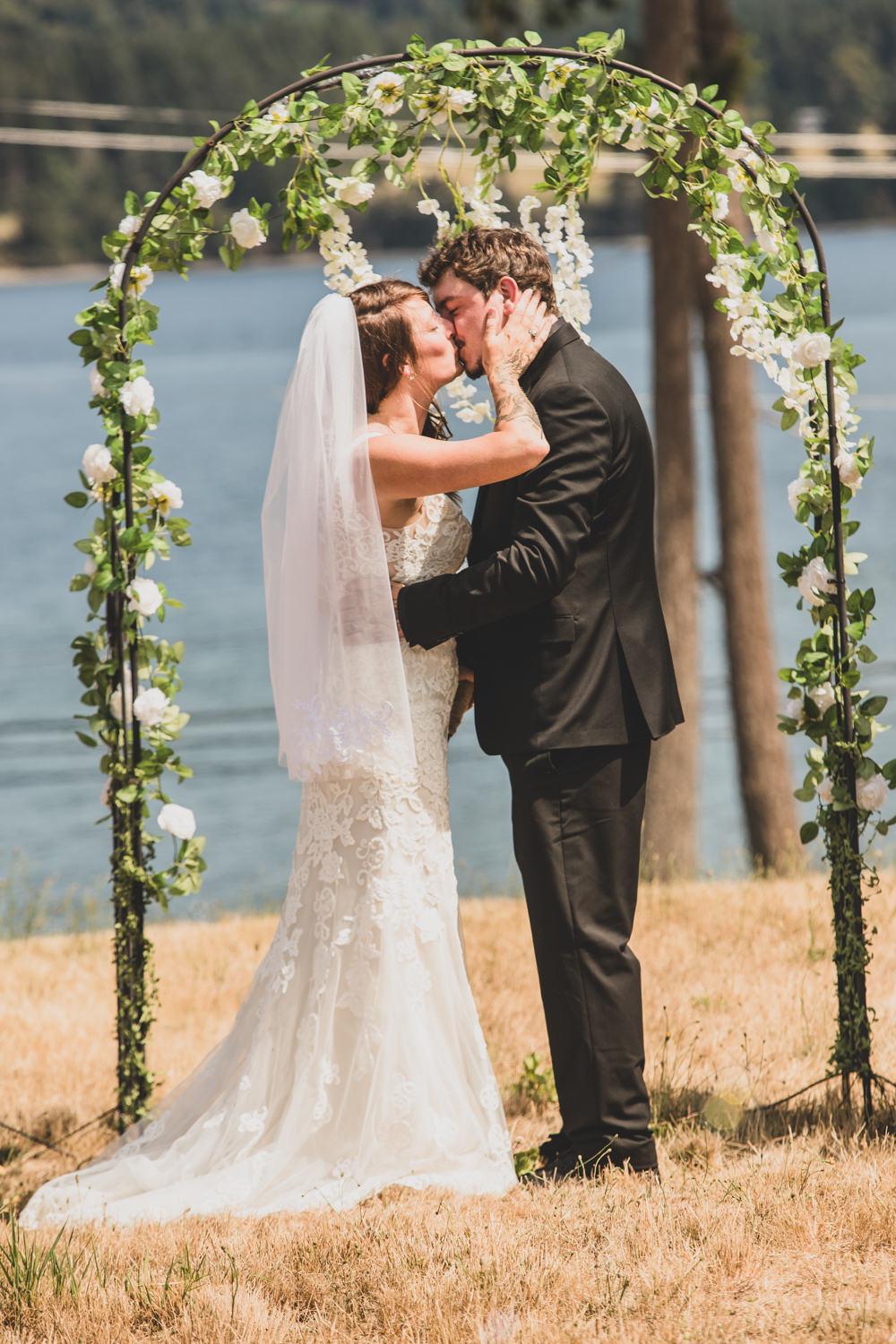 Two Eagles Lodge Wedding Venue Union Bay, British Columbia