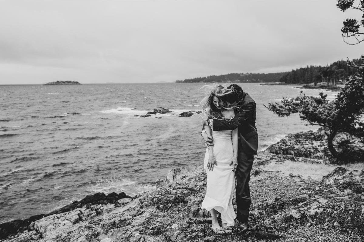 Vancouver Island Wedding Photographer Deanna Veerman of Devee Photography