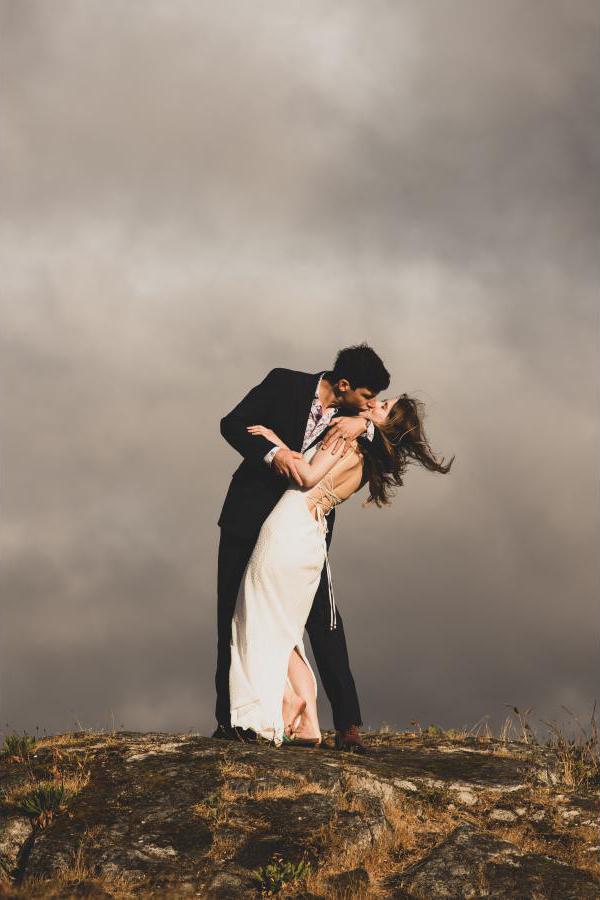 Vancouver Island Wedding Photographer Deanna Veerman of Devee Photography