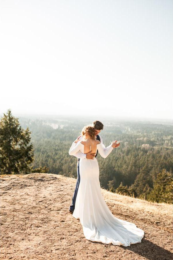 Vancouver Island Wedding Photographer Deanna Veerman of Devee Photography