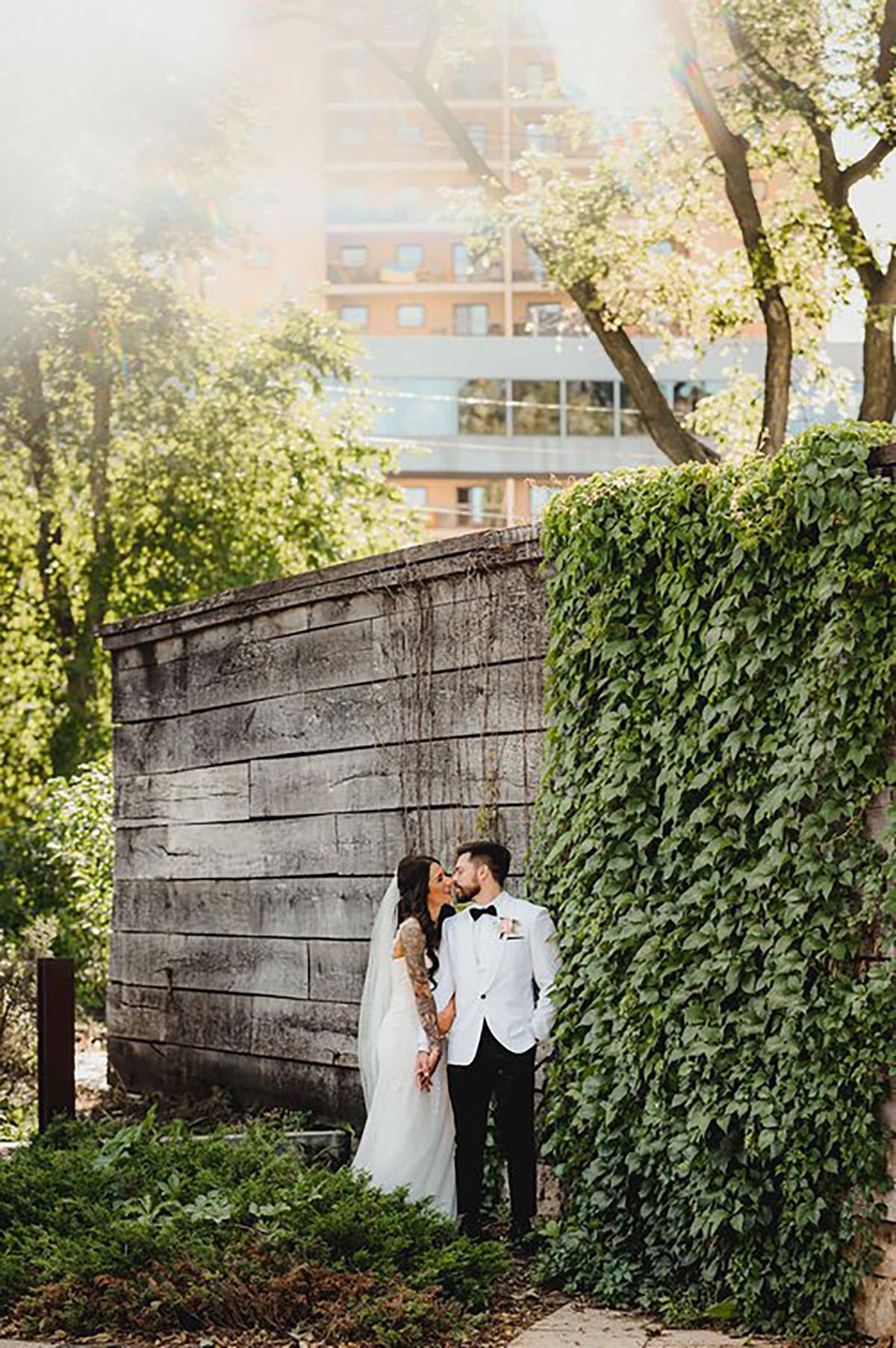 Manitoba Club Wedding, Black & Gold Photography