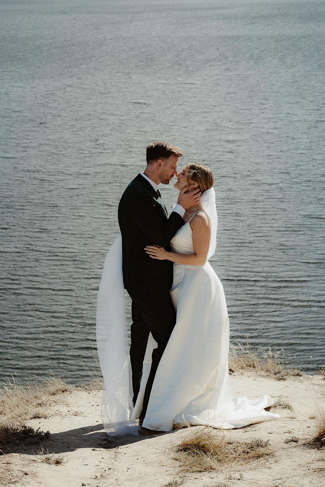 Amanda & Andrew at Linden Gardens, Kaleden BC - Kayla Bowie Creative