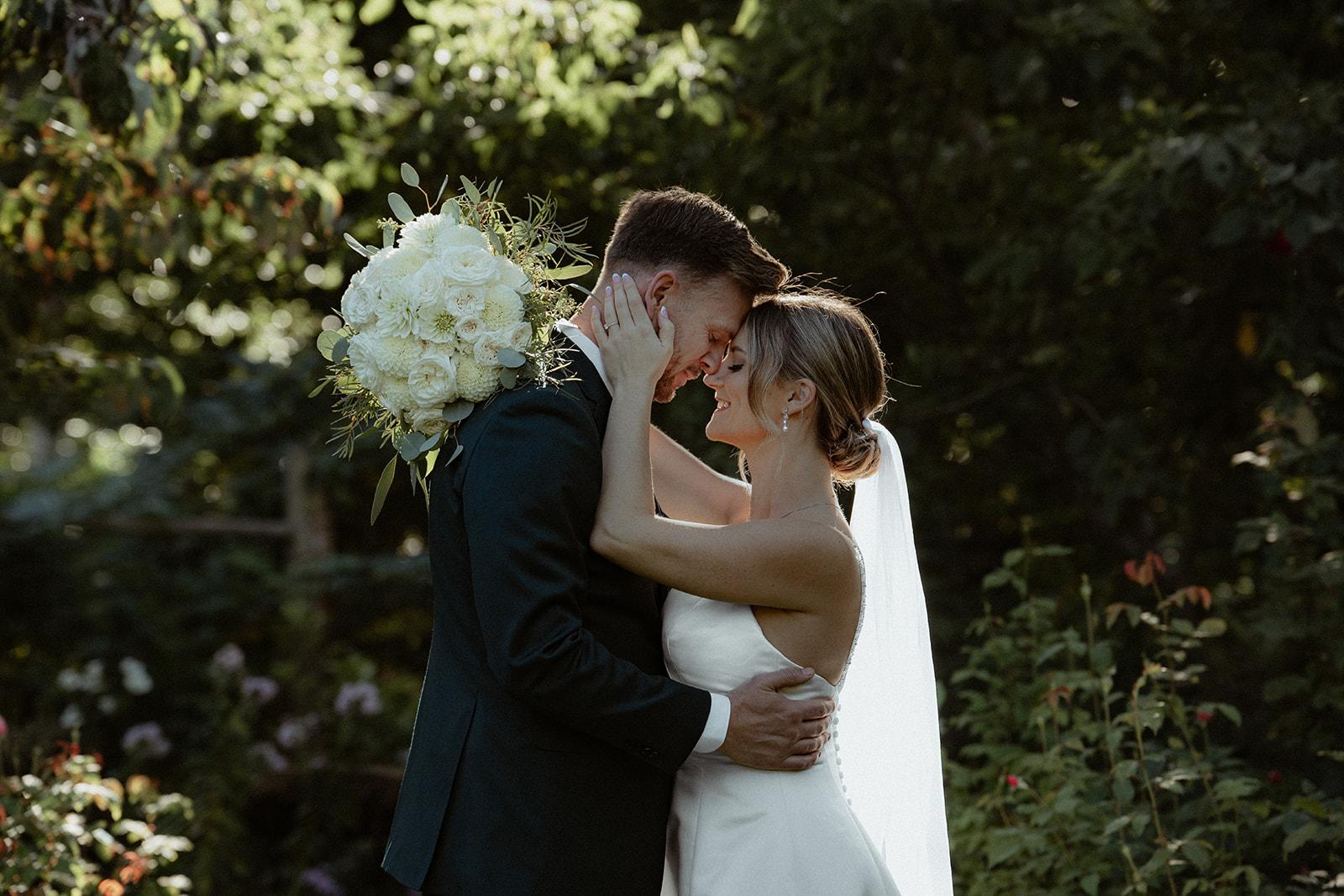 Amanda & Andrew at Linden Gardens, Kaleden BC - Kayla Bowie Creative