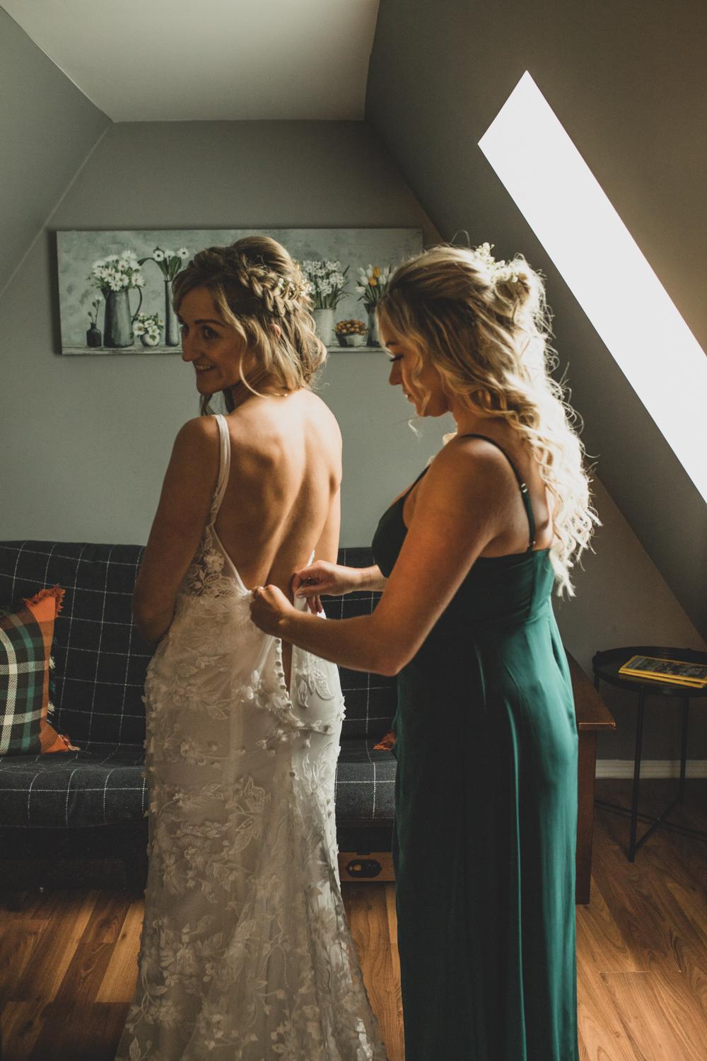 Sarah & Eric’s Owl Grove Wedding - Devee Photography