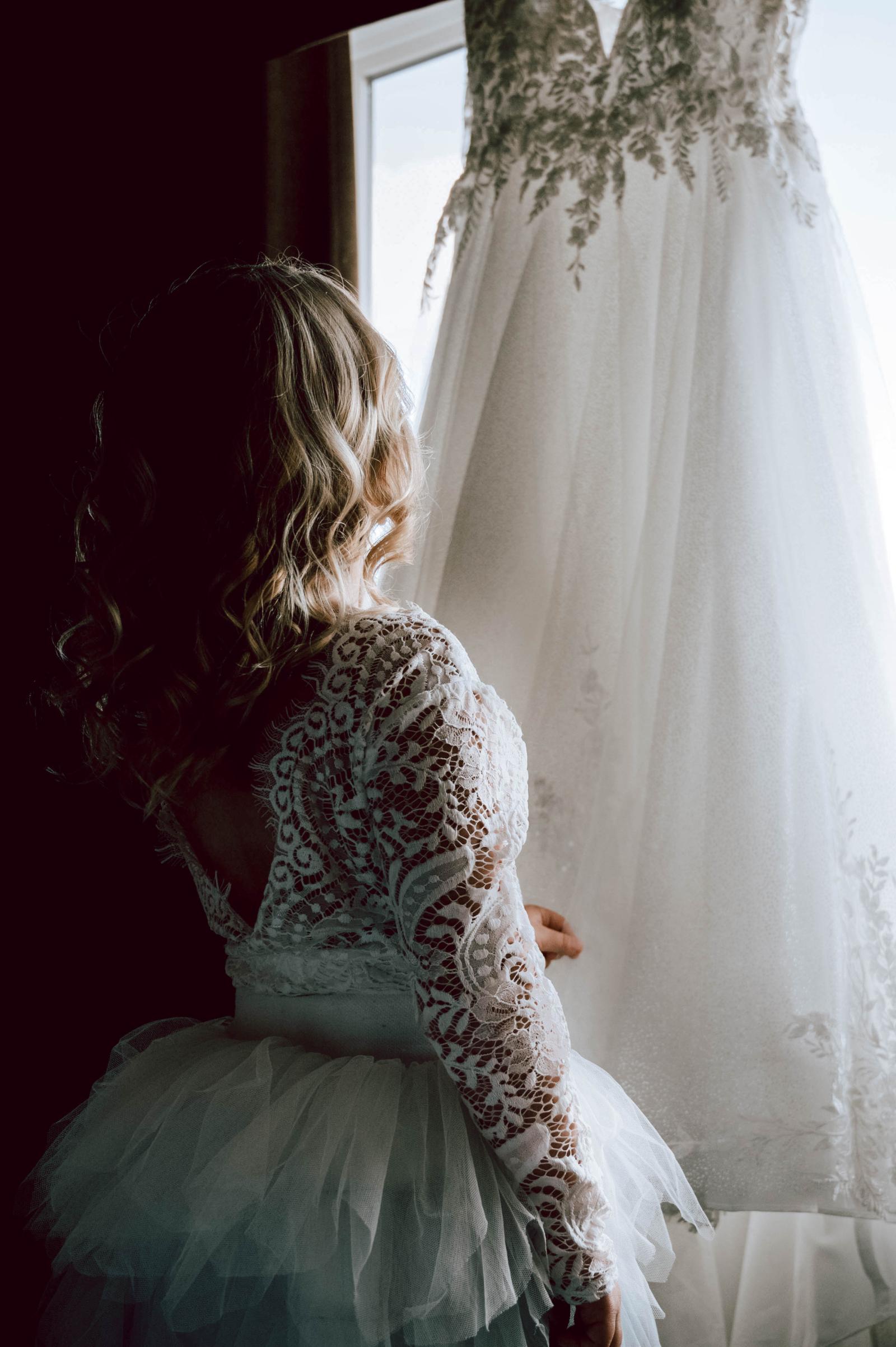 What Your Zodiac Sign Says About Your Wedding Style (According to the Stars)