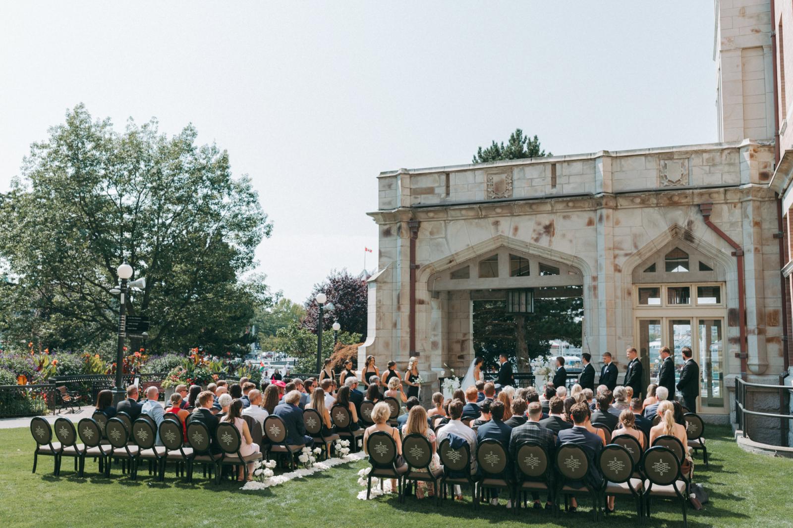 Wedding photography by Paige Swinton of Robyn Paige Photography