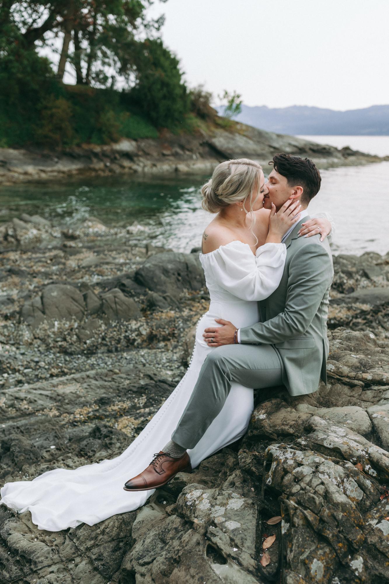 Wedding photography by Paige Swinton of Robyn Paige Photography