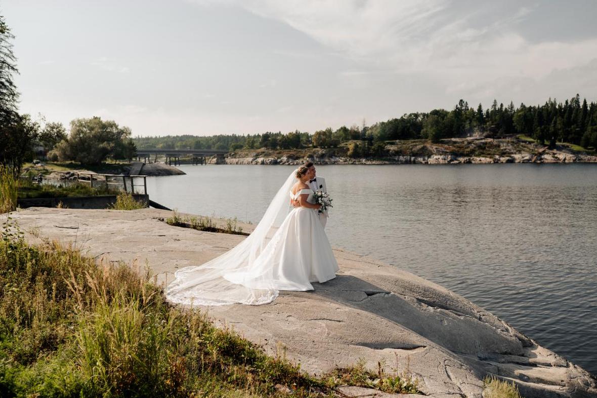 Lakeside Wedding Photos, Kenora, Ontario, Amanda Longe