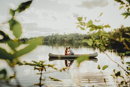 engagement photos in canoe, longbow lake, Ontario, Black & Gold Photography