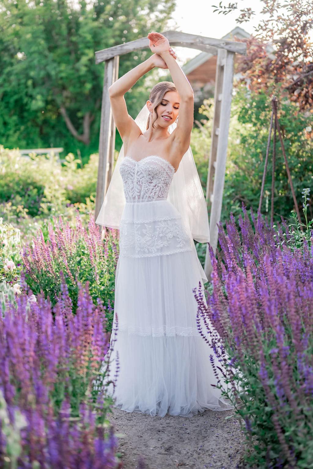 Featured Wedding: Cassandra & Cory’s Elegant Wildflower Wedding at The Coutts Centre