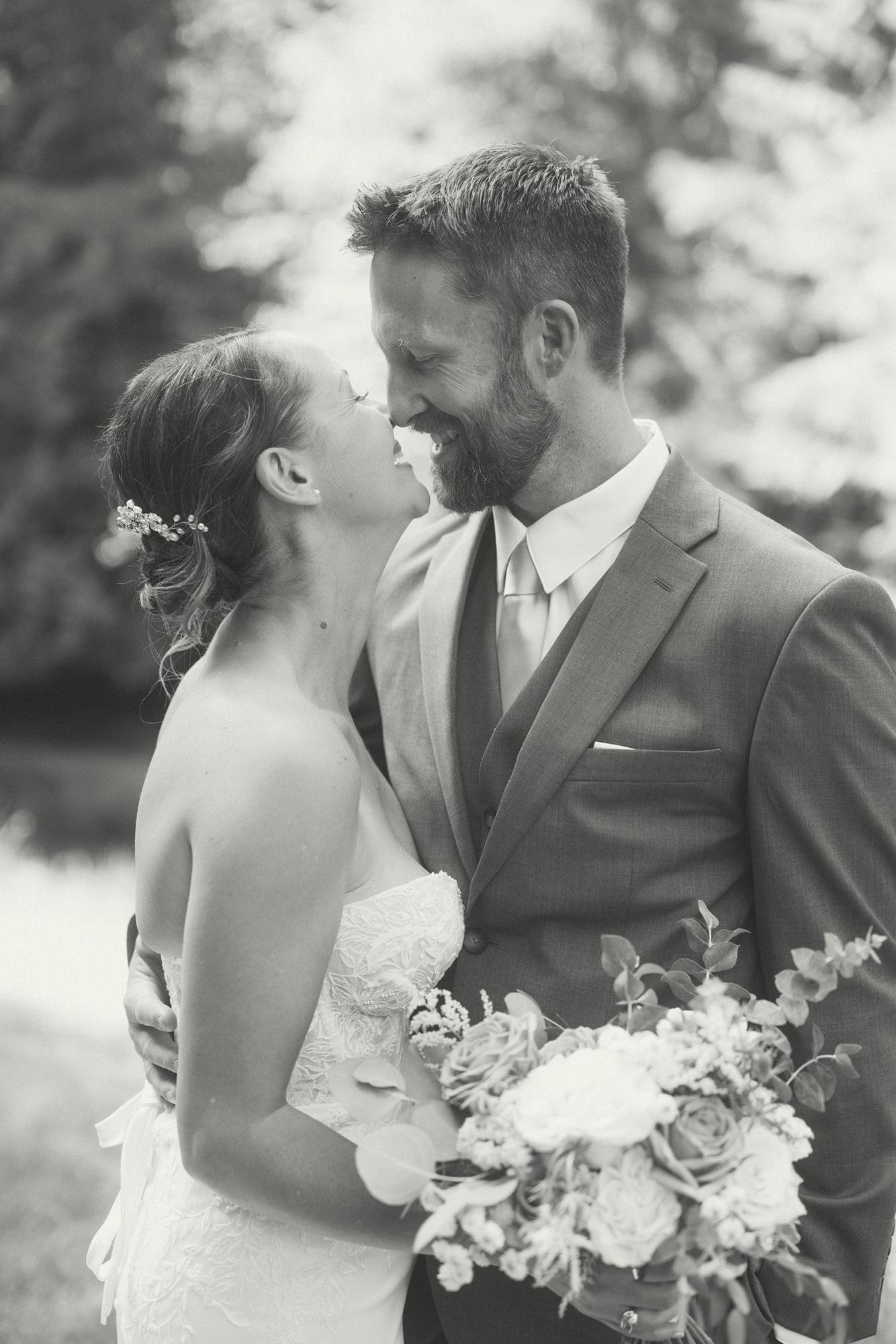 Wedding photography by Paige Swinton of Robyn Paige Photography