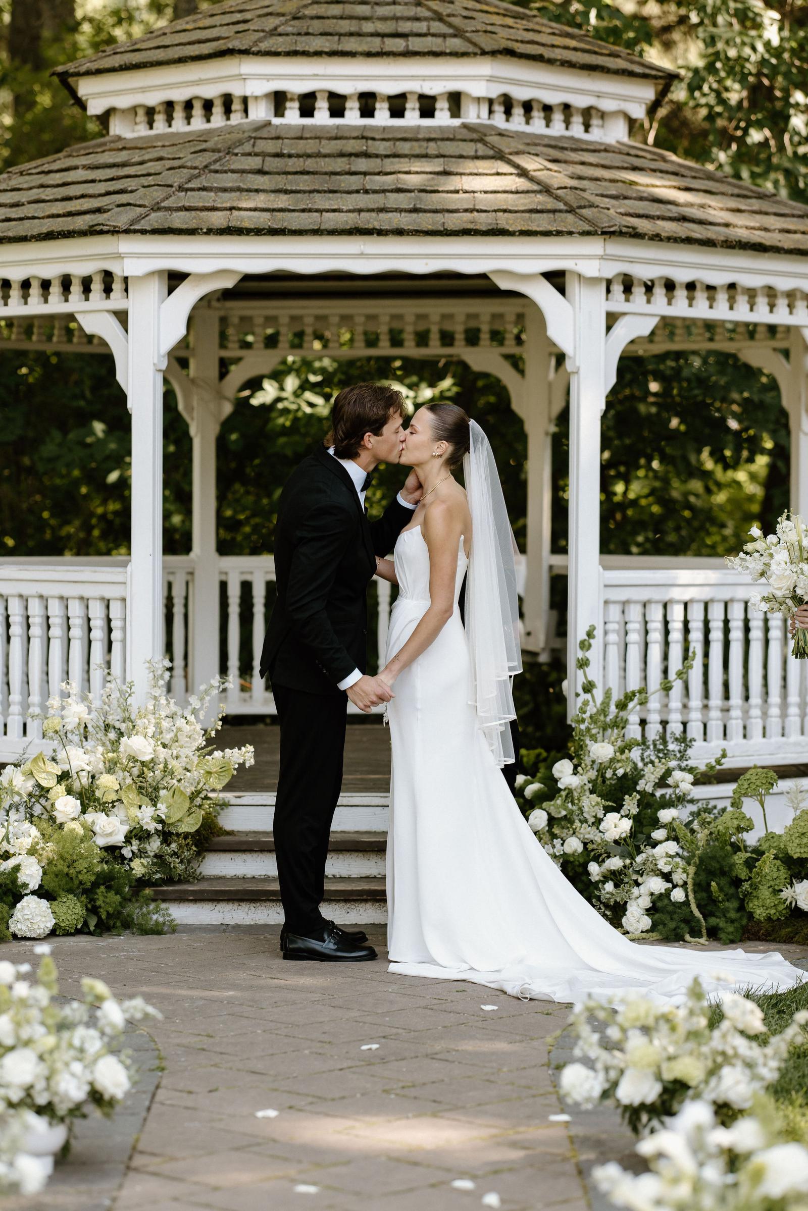 Summer Wedding at The Norland in Lethbridge, Alberta by Schae Photography