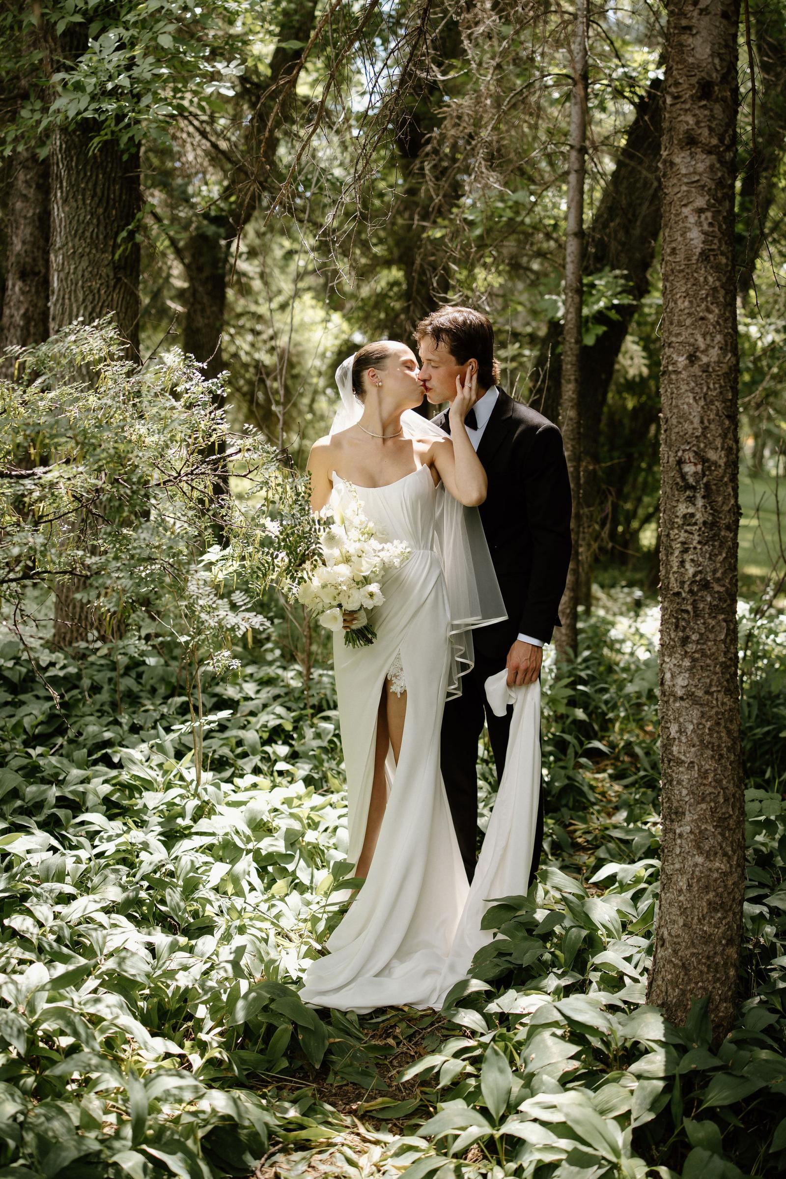 Summer Wedding at The Norland in Lethbridge, Alberta by Schae Photography