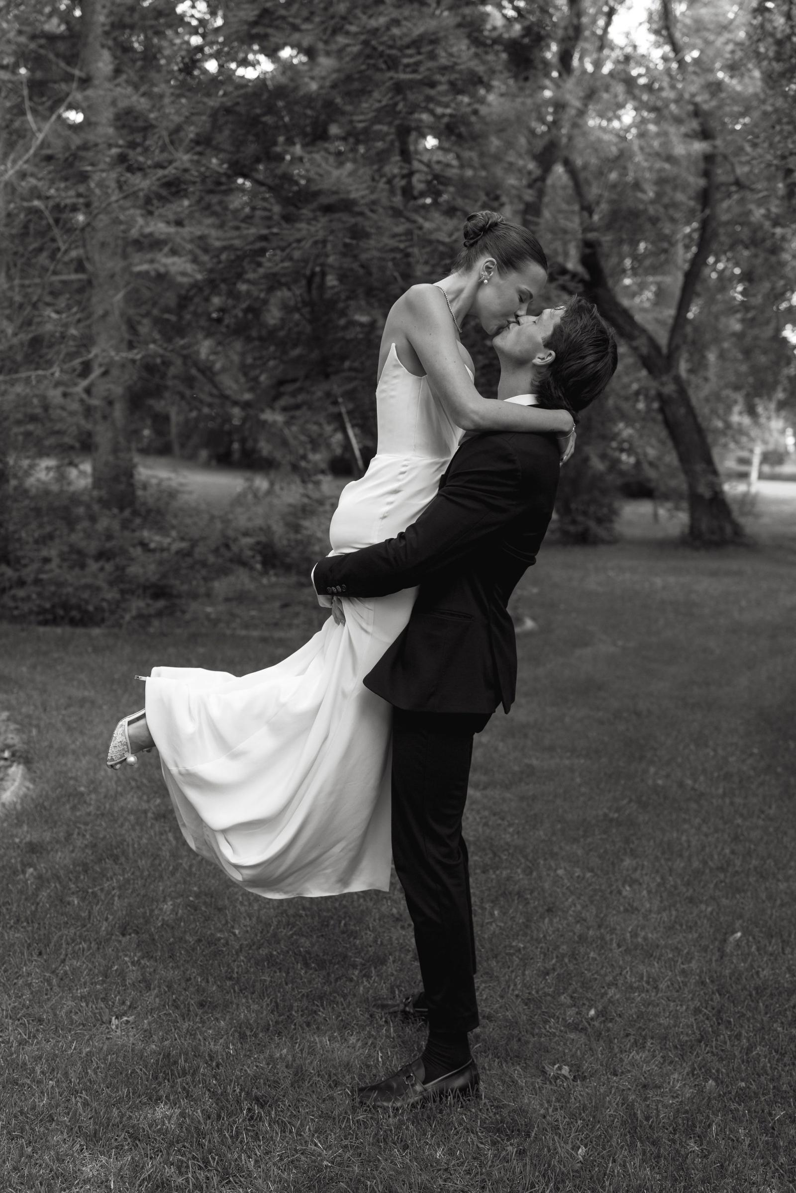 Summer Wedding at The Norland in Lethbridge, Alberta by Schae Photography