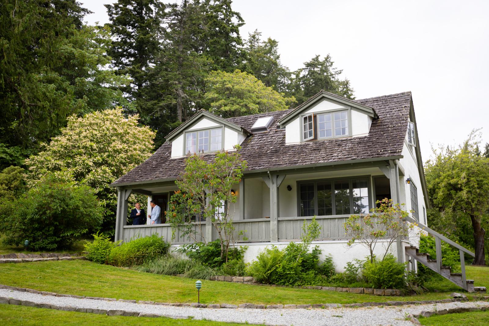 Wedding Venue Spotlight: Hastings House on Salt Spring Island