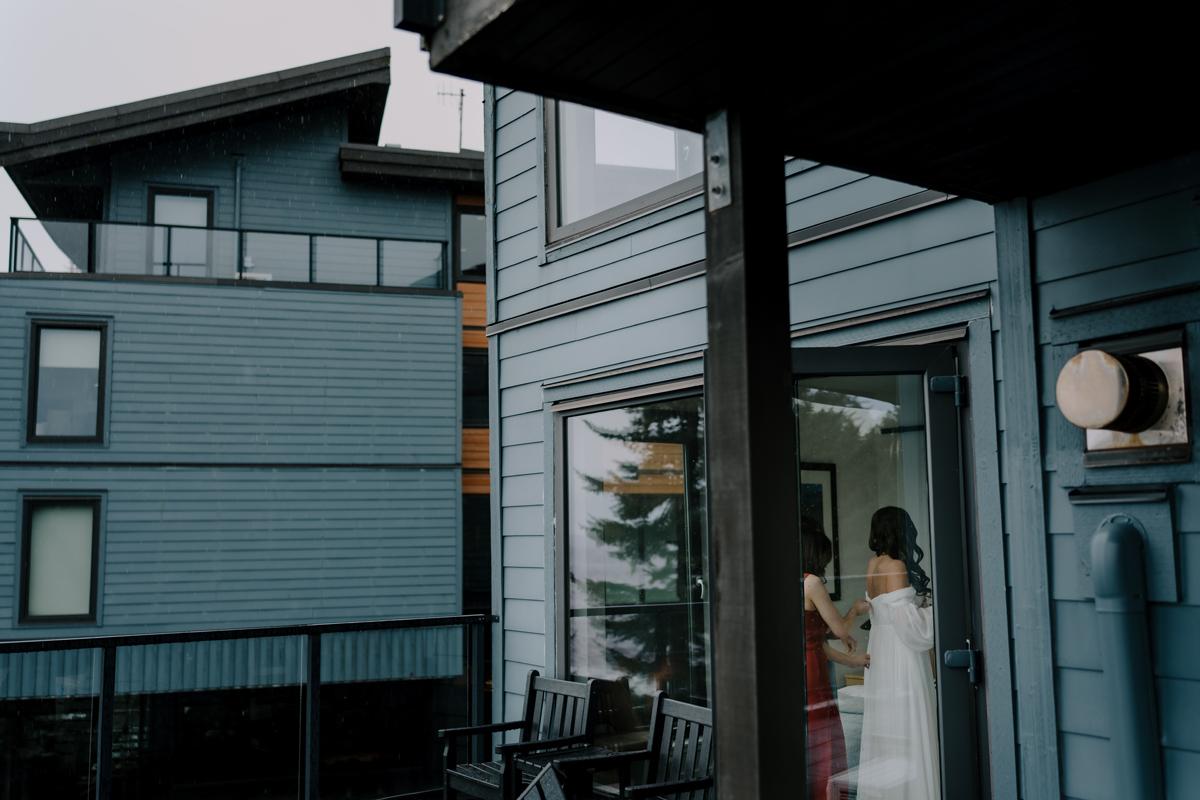Featured Wedding: Into the Rain — Aly & Chris's Wild West Coast Wedding at Black Rock Resort
