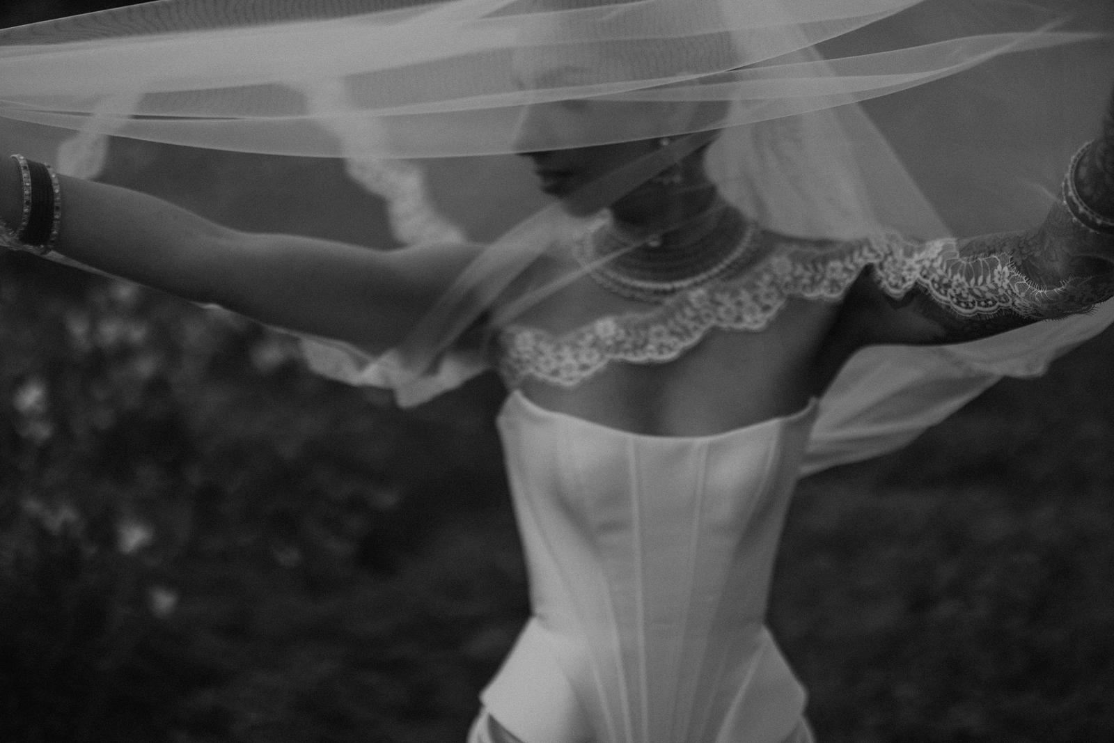 Directing Without Posing: How to Get Natural-Looking Photos of Real People