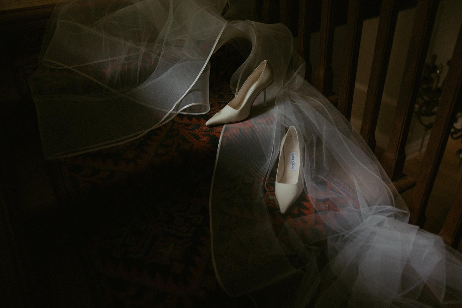 The Photographer's Eye: What Wedding Photographers Actually See That Guests Don't